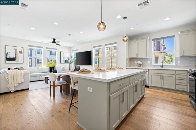 1380 Julia Ln, Concord, CA 94519