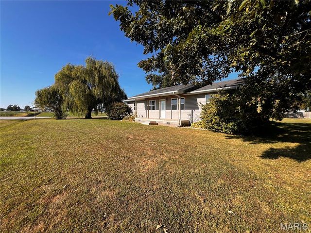 107 S Washington Street, Patoka, IL 62875