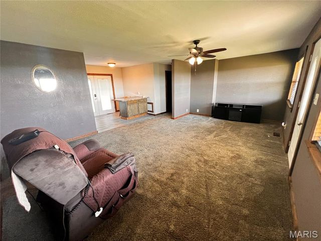 107 S Washington Street, Patoka, IL 62875