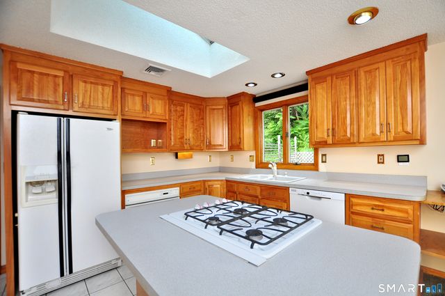 100 Wynding Brook Drive, Rocky Hill, CT 06067