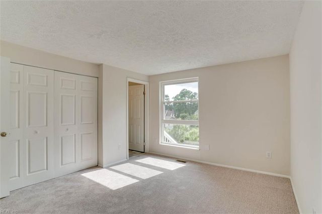 7 Cathy DR, Newport News, VA 23608
