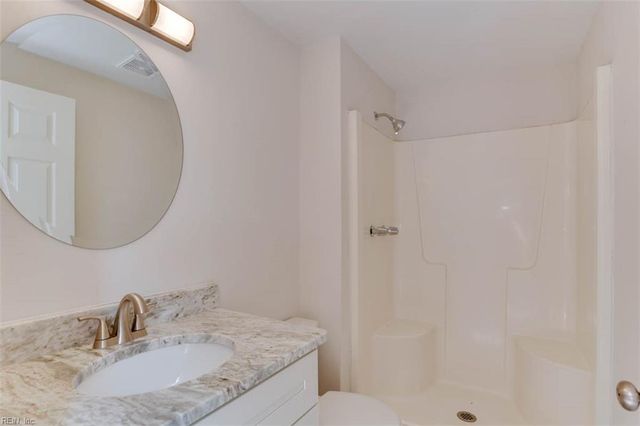 7 Cathy DR, Newport News, VA 23608