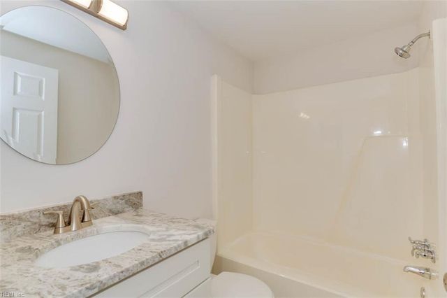 7 Cathy DR, Newport News, VA 23608
