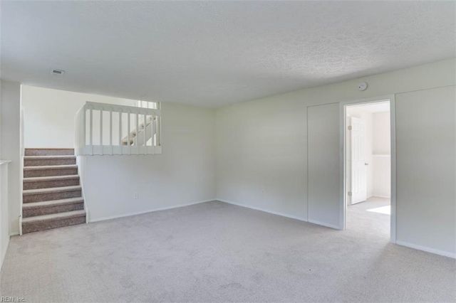 7 Cathy DR, Newport News, VA 23608