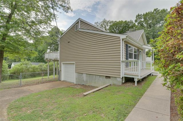 7 Cathy DR, Newport News, VA 23608