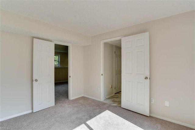 7 Cathy DR, Newport News, VA 23608