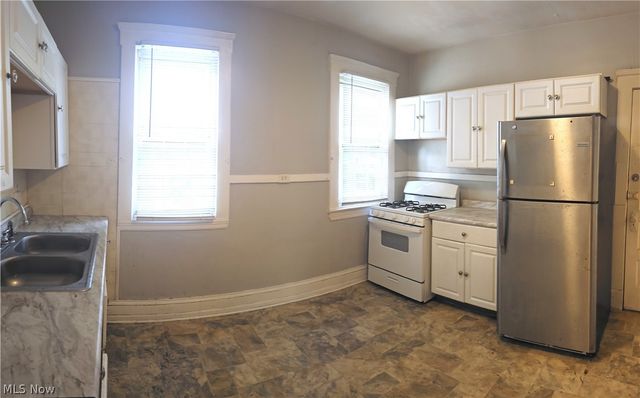 1812 Treadway Avenue, Cleveland, OH 44109