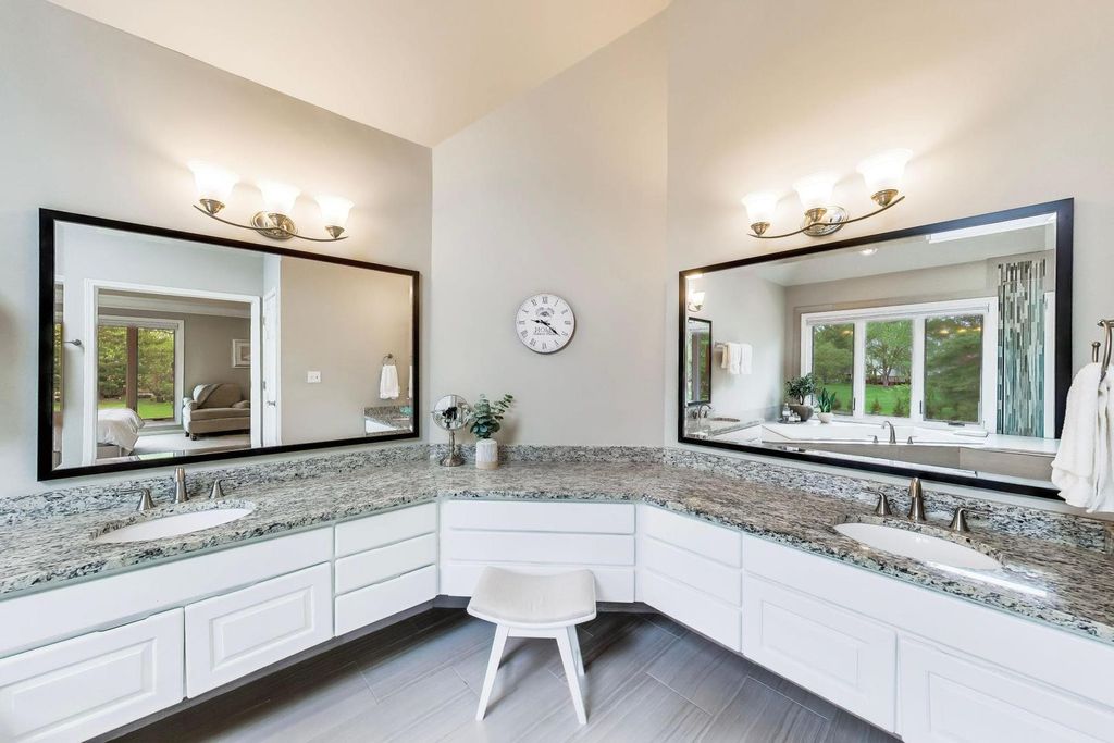 Image 28 of property listing at 5847 Goldeneye Drive, Long Grove, IL 60047