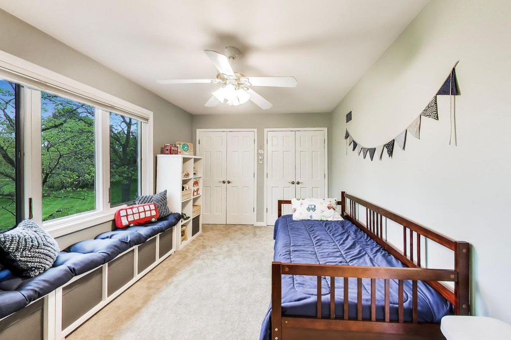 Image 35 of property listing at 5847 Goldeneye Drive, Long Grove, IL 60047