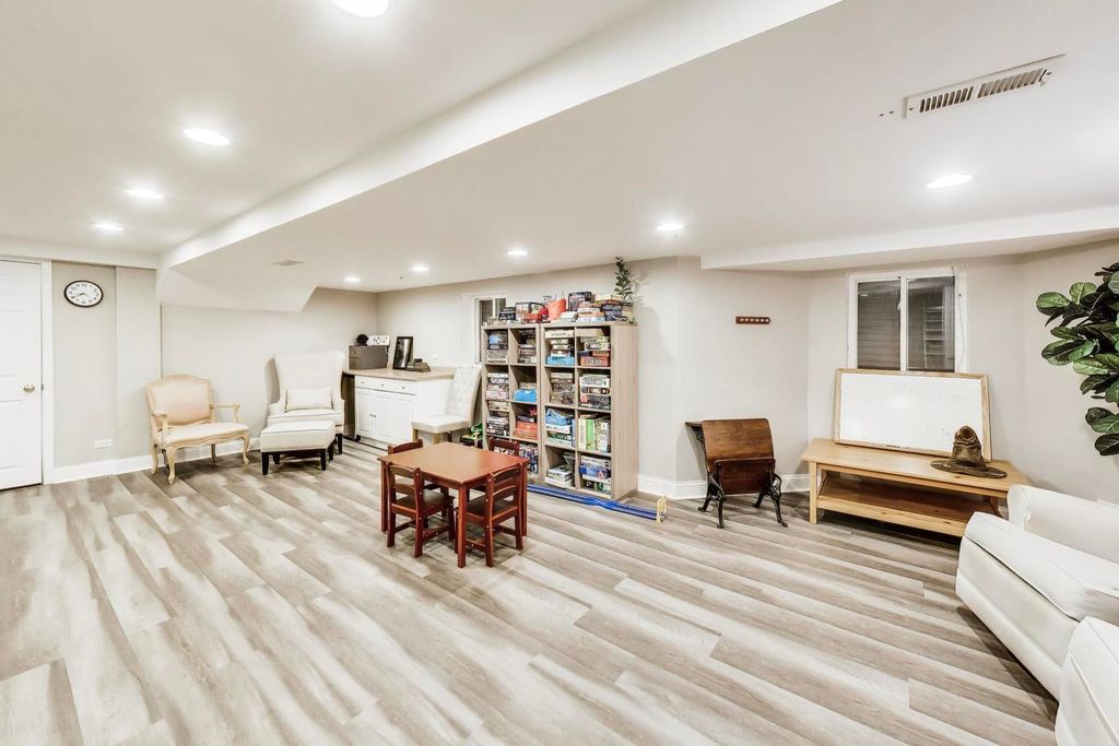 Image 39 of property listing at 5847 Goldeneye Drive, Long Grove, IL 60047