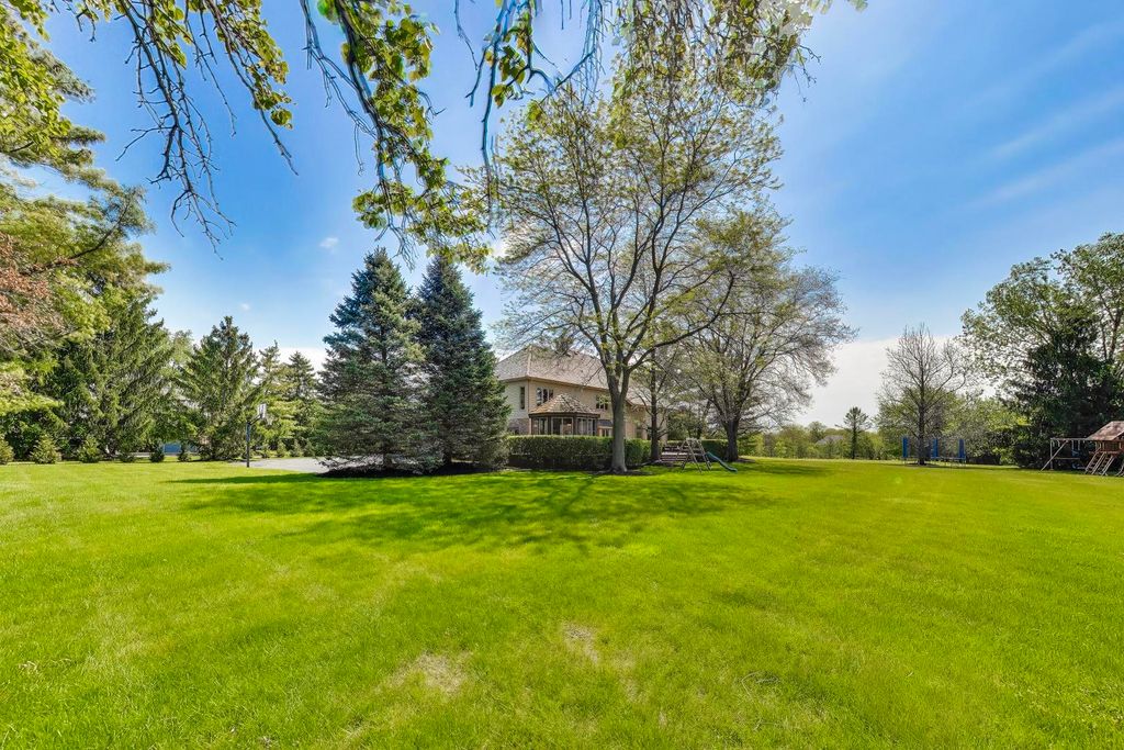 Image 52 of property listing at 5847 Goldeneye Drive, Long Grove, IL 60047