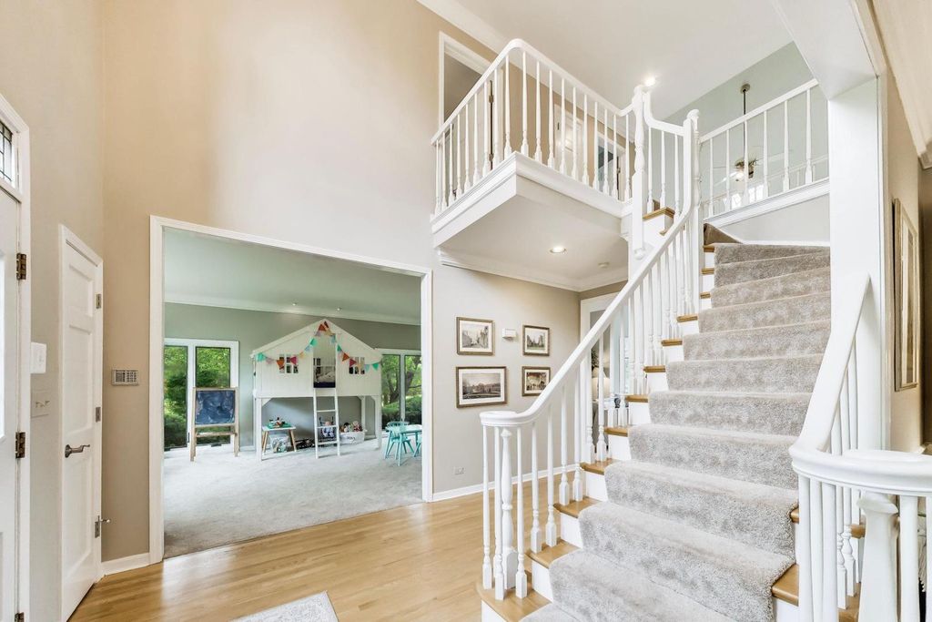Image 7 of property listing at 5847 Goldeneye Drive, Long Grove, IL 60047