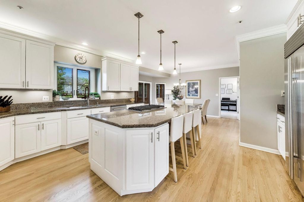 Image 8 of property listing at 5847 Goldeneye Drive, Long Grove, IL 60047