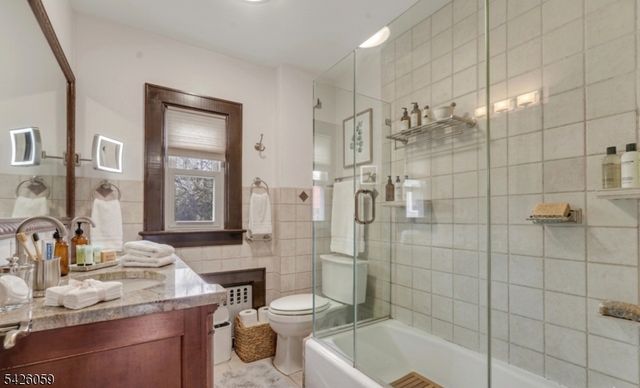 429 Palisade Ave, Cliffside Park Boro, NJ 07010