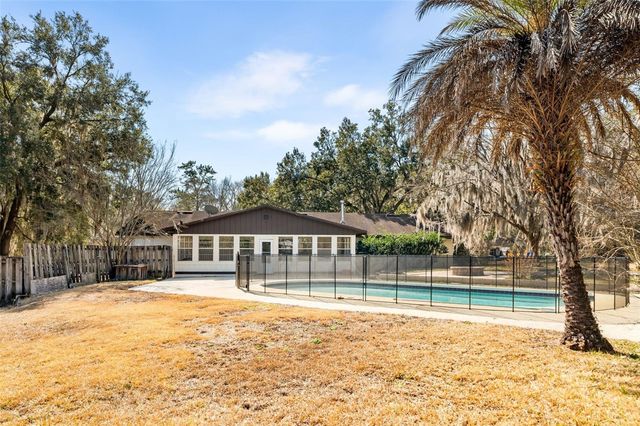 8604 NW 1ST AVENUE, Gainesville, FL 32607