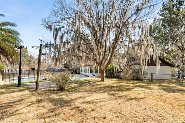 8604 NW 1ST AVENUE, Gainesville, FL 32607