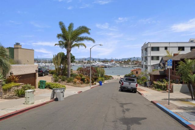 2955 McCall 301, San Diego, CA 92106