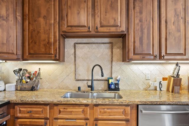 2955 McCall 301, San Diego, CA 92106