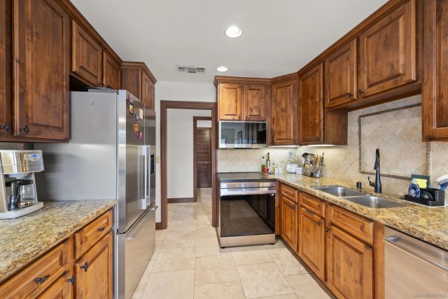 2955 McCall 301, San Diego, CA 92106