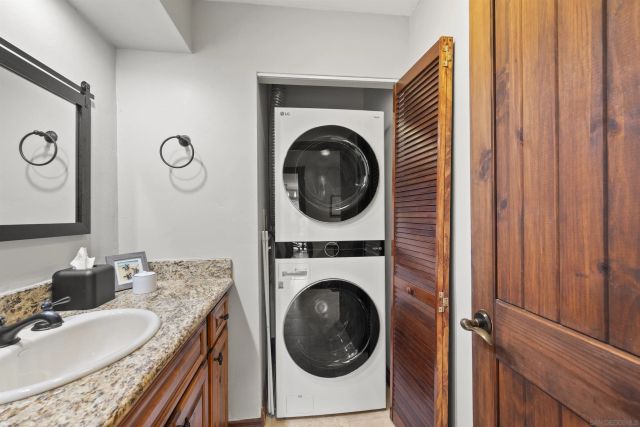 2955 McCall 301, San Diego, CA 92106