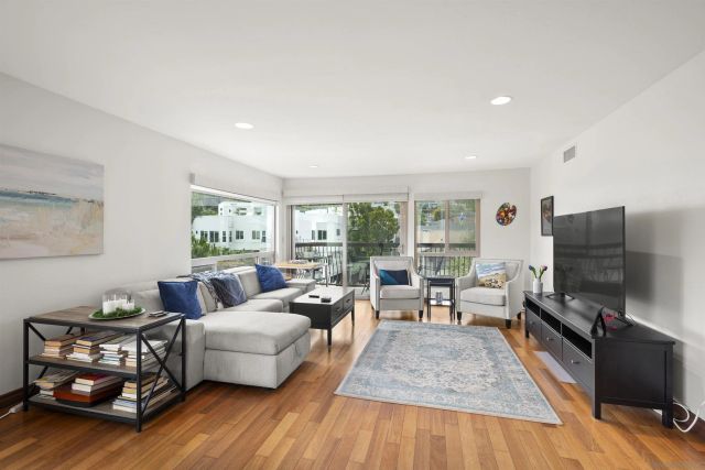 2955 McCall 301, San Diego, CA 92106