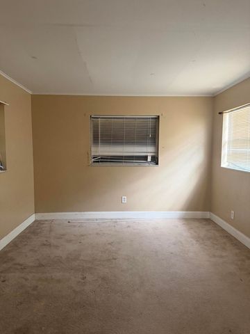507 S 10th Street B, Fort Pierce, FL 34950