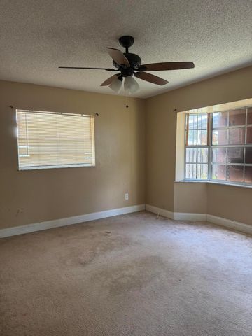 507 S 10th Street B, Fort Pierce, FL 34950