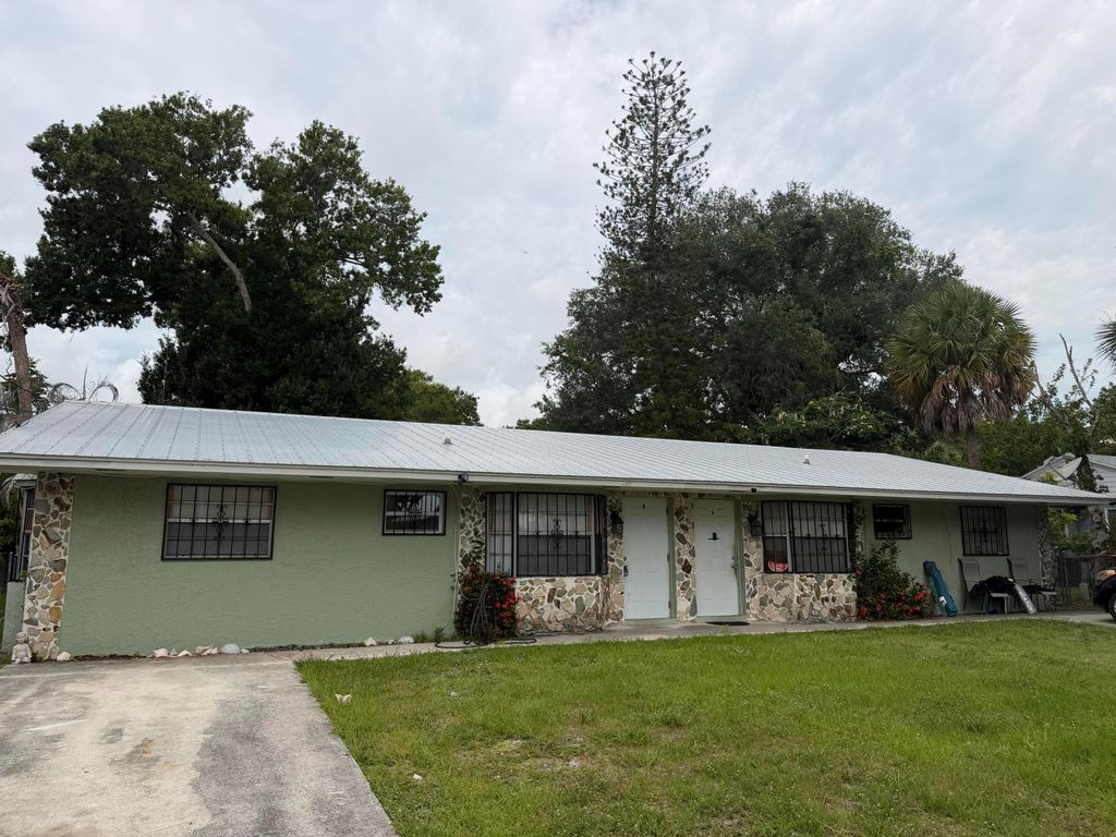 507 S 10th Street B, Fort Pierce, FL 34950