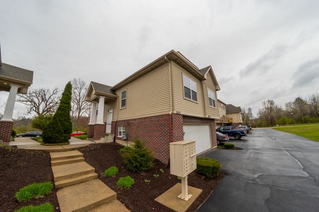 2433 River Oaks Lane 6, Rockford, IL 61102
