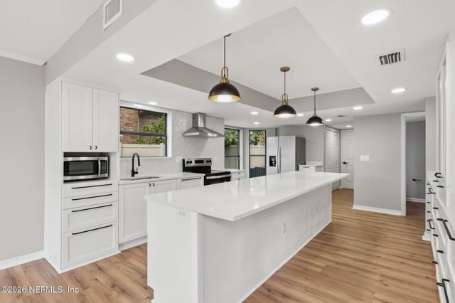 2219 BROADWATER Drive, Jacksonville, FL 32225