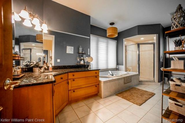 4853 Goodison Place Drive, Oakland Charter Township, MI 48306