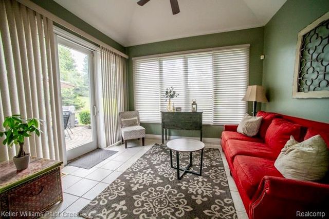 4853 Goodison Place Drive, Oakland Charter Township, MI 48306