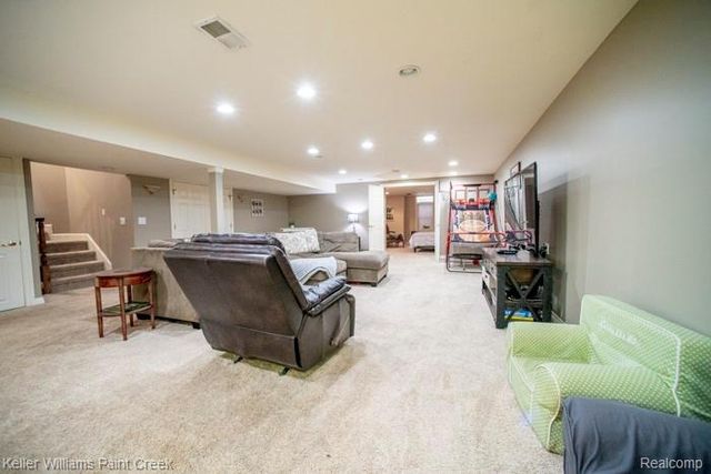 4853 Goodison Place Drive, Oakland Charter Township, MI 48306
