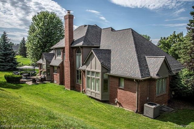 4853 Goodison Place Drive, Oakland Charter Township, MI 48306