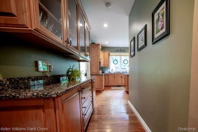 4853 Goodison Place Drive, Oakland Charter Township, MI 48306