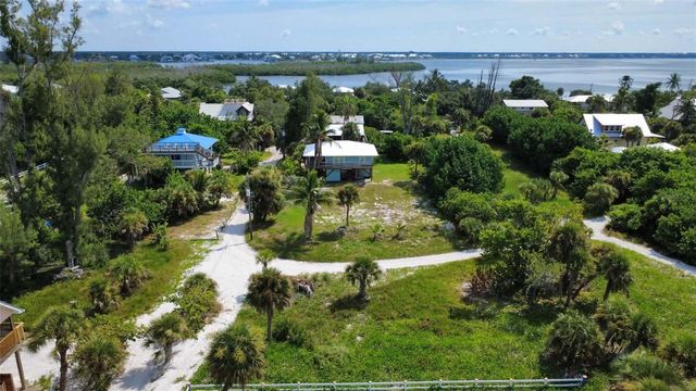 8264 GRAND AVENUE, Placida, FL 33946