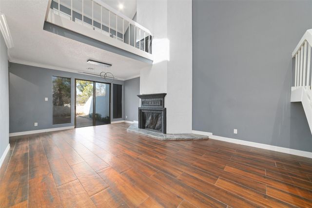 7655 S Braeswood Boulevard 2, Houston, TX 77071