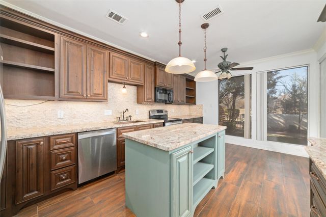 7655 S Braeswood Boulevard 2, Houston, TX 77071