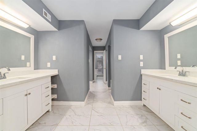 7655 S Braeswood Boulevard 2, Houston, TX 77071