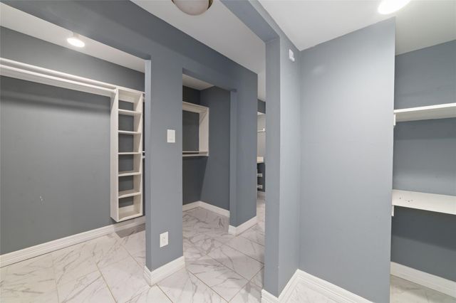 7655 S Braeswood Boulevard 2, Houston, TX 77071