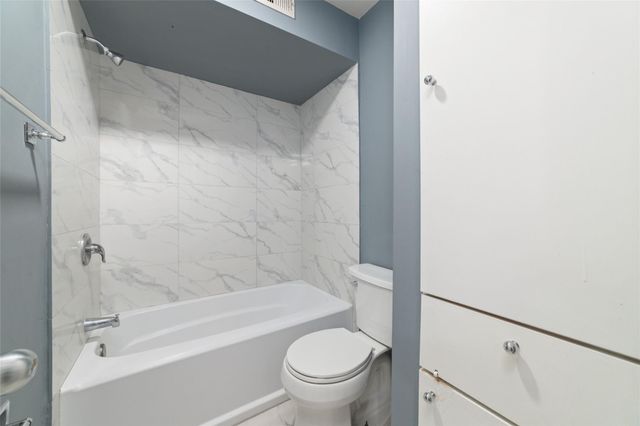 7655 S Braeswood Boulevard 2, Houston, TX 77071