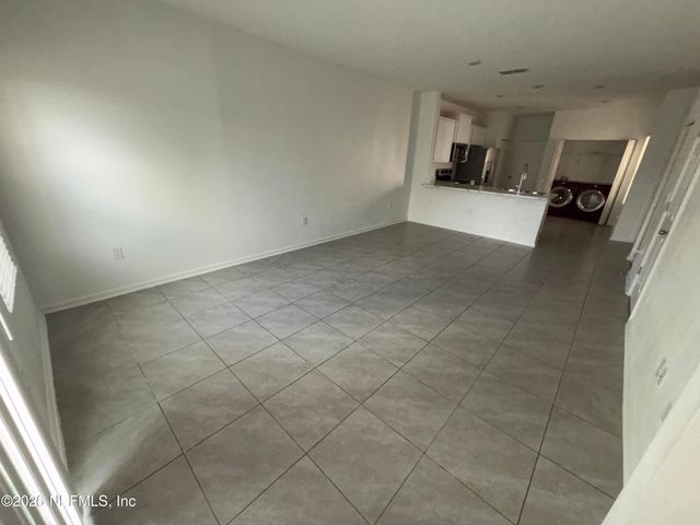 9015 GIFFORD Drive, Jacksonville, FL 32220