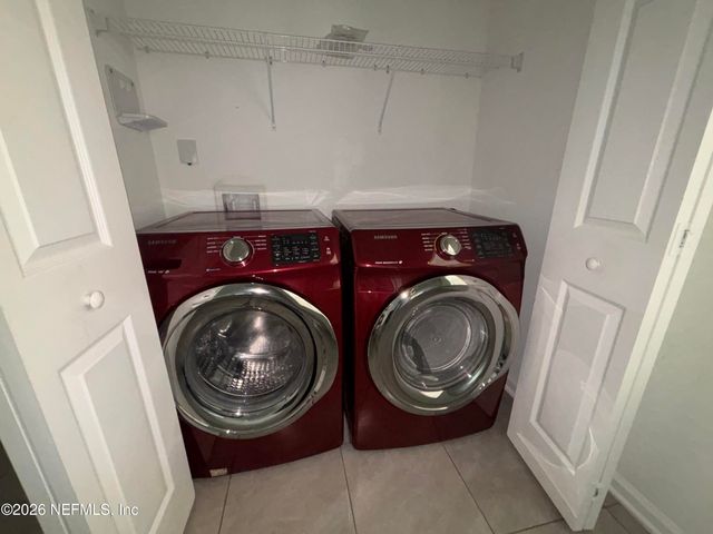 9015 GIFFORD Drive, Jacksonville, FL 32220