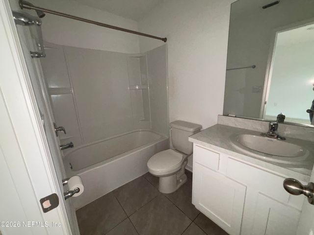 9015 GIFFORD Drive, Jacksonville, FL 32220
