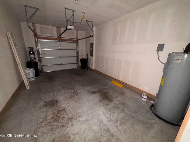 9015 GIFFORD Drive, Jacksonville, FL 32220