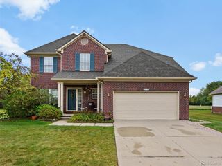 2179 Lagoon Drive, Rochester, MI 48309