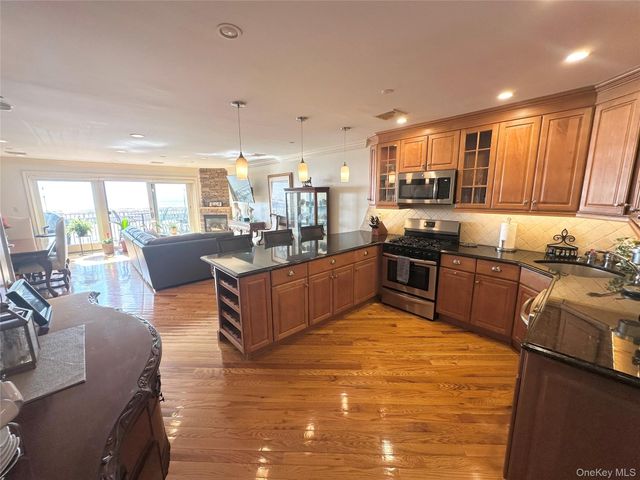 353 W Broadway, Long Beach, NY 11561