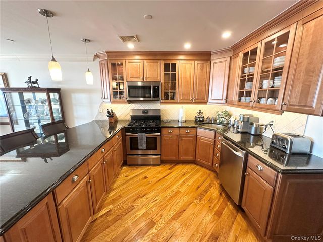 353 W Broadway, Long Beach, NY 11561