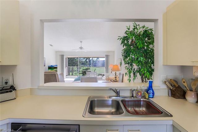 628 Woodshire LN # G4, Naples, FL 34105