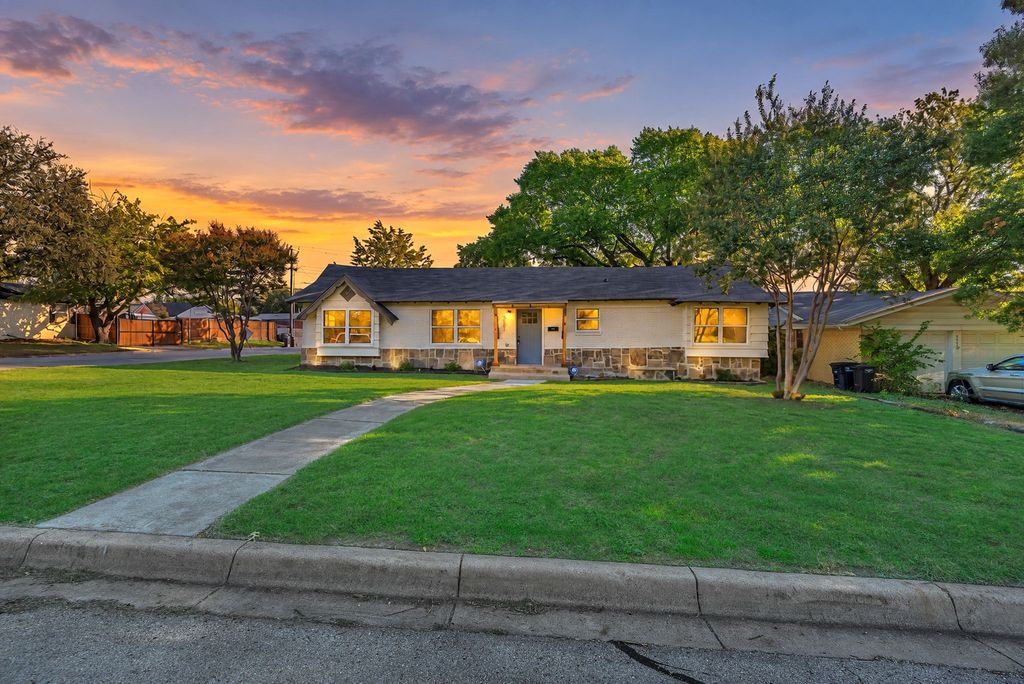5501 Westcreek Drive, Fort Worth, TX 76133 — exterior